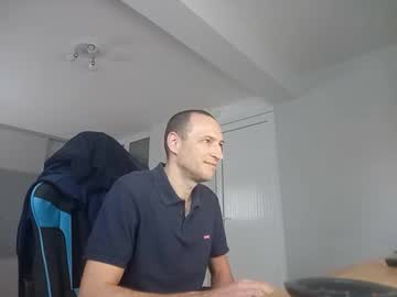 Stickolive1 Chaturbate stream image from April 17, 2025