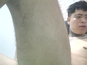 Whiis32 Chaturbate stream image from April 17, 2025