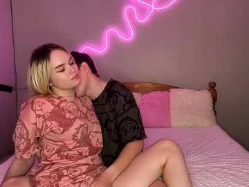 Ember_Heart Chaturbate stream image from April 17, 2025