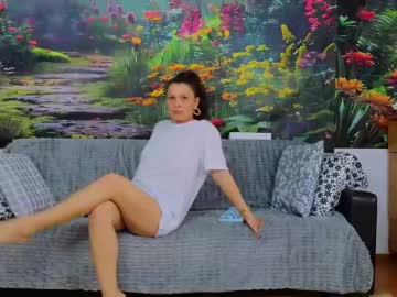 Damedefeu Chaturbate stream image from April 17, 2025