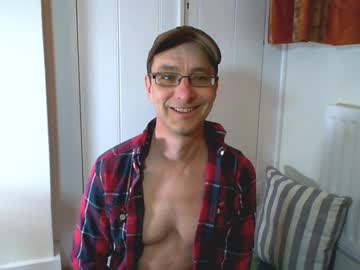 Maxdavies Chaturbate stream image from April 17, 2025