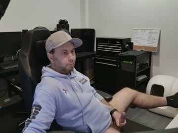Nzboi2255 Chaturbate stream image from April 17, 2025