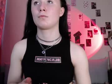 Alice_Perrez Chaturbate stream image from April 17, 2025