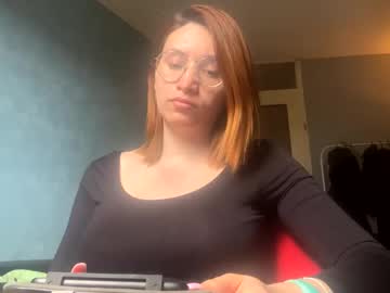 Ariel000000 Chaturbate stream image from April 17, 2025