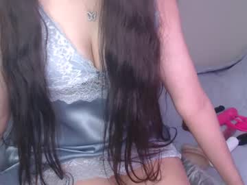 Loula03 Chaturbate stream image from April 17, 2025