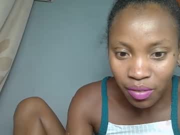 Elodie012 Chaturbate stream image from April 17, 2025