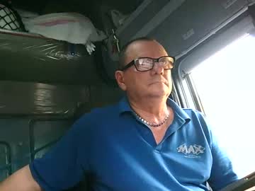 Komputer123456789 Chaturbate stream image from April 17, 2025