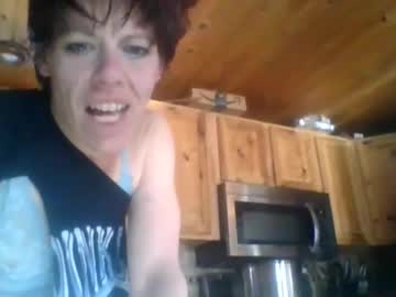 Mommyadoresyour Chaturbate stream image from April 17, 2025