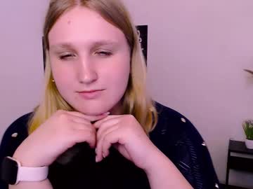 Pagewhisperer Chaturbate stream image from April 17, 2025