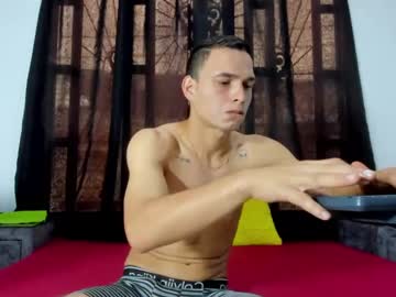 Randarklor Chaturbate stream image from April 17, 2025