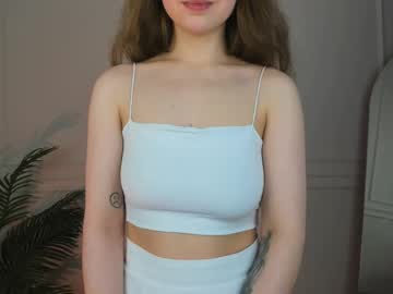 Eve___Lin Chaturbate stream image from April 17, 2025