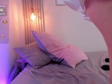 Redvelvet__7 Chaturbate stream image from April 17, 2025