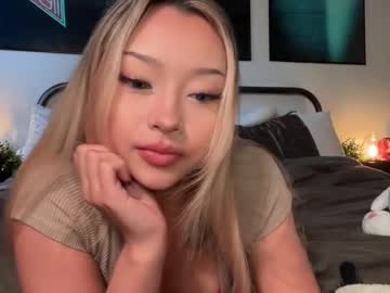 Carmenxrose Chaturbate stream image from April 17, 2025