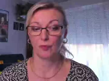 Xvanessalove Chaturbate stream image from April 17, 2025