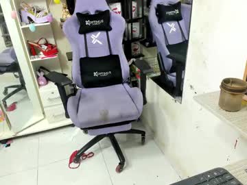 Allsson_Miller Chaturbate stream image from April 17, 2025