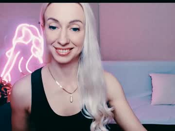 Cute_Smile_Shy stream image from April 17, 2025