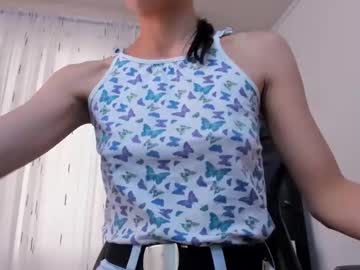 Gia_Whiite Chaturbate stream image from April 17, 2025