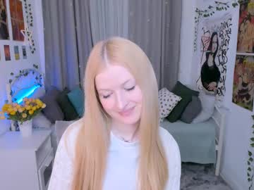 Laly_Peach Chaturbate stream image from April 17, 2025