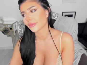 Moniqueeass Chaturbate stream image from April 17, 2025