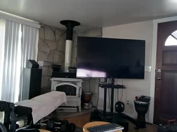 Moondanceraa Chaturbate stream image from April 17, 2025