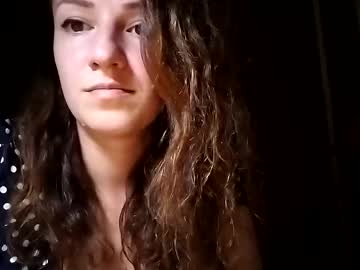 Sweet_Lilgirl_X Chaturbate stream image from April 17, 2025