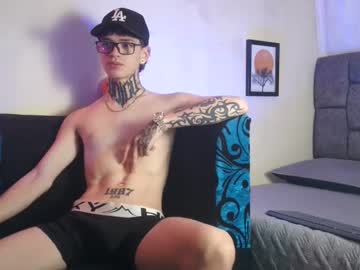 Dann_Brown Chaturbate stream image from April 17, 2025