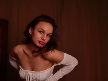 Laurafloowers Chaturbate stream image from April 17, 2025