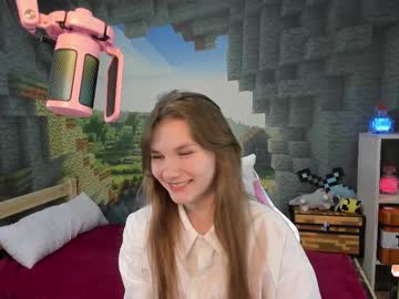 Lisaporters Chaturbate stream image from April 17, 2025