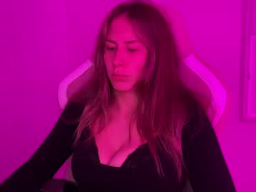 Ameliacooperxxx Chaturbate stream image from April 17, 2025