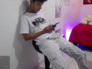 Andressdean Chaturbate stream image from April 17, 2025