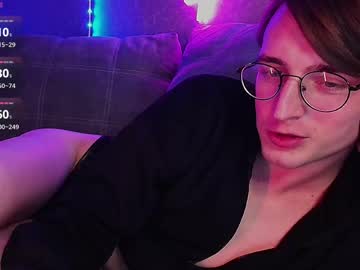 Heartlighter Chaturbate stream image from April 17, 2025