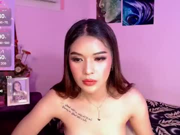 Hollydickxxx Chaturbate stream image from April 17, 2025