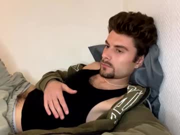 Lucasscot97 Chaturbate stream image from April 17, 2025
