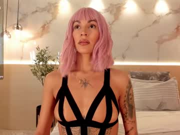 Lunaruso Chaturbate stream image from April 17, 2025