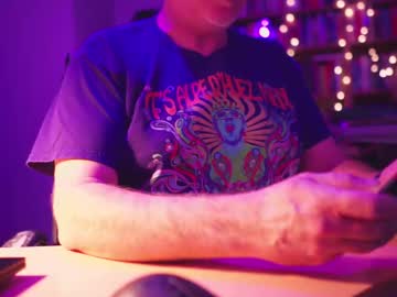 Energybra Chaturbate stream image from April 17, 2025