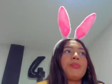 Heidy_Cherry Chaturbate stream image from April 17, 2025