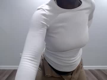 Pleasepadrona Chaturbate stream image from April 17, 2025