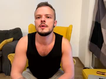 Skyonpalm123 Chaturbate stream image from April 17, 2025