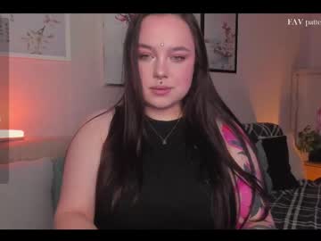Varvaraola Chaturbate stream image from April 17, 2025