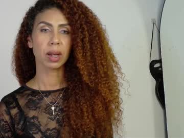 Curly_Milff Chaturbate stream image from April 18, 2025