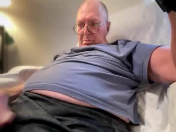 Hungsonmumcum2as1 Chaturbate stream image from April 18, 2025