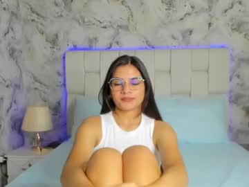 Sara_Fernandezz Chaturbate stream image from April 18, 2025