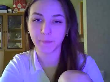 Dreamyydoll Chaturbate stream image from April 18, 2025