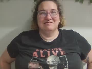 Synstresslily Chaturbate stream image from April 18, 2025