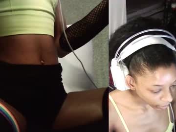 Ashledaniella Chaturbate stream image from April 18, 2025