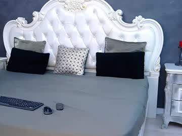 Emaboom Chaturbate stream image from April 18, 2025