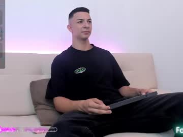 Samuel_Up Chaturbate stream image from April 18, 2025