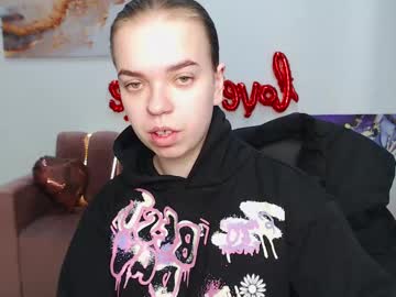 Katrinpearls Chaturbate stream image from April 18, 2025