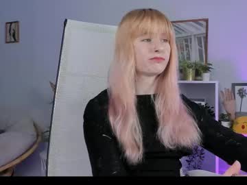 Lexiwenford Chaturbate stream image from April 18, 2025