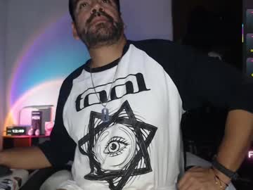Soyelcarlitos Chaturbate stream image from April 18, 2025